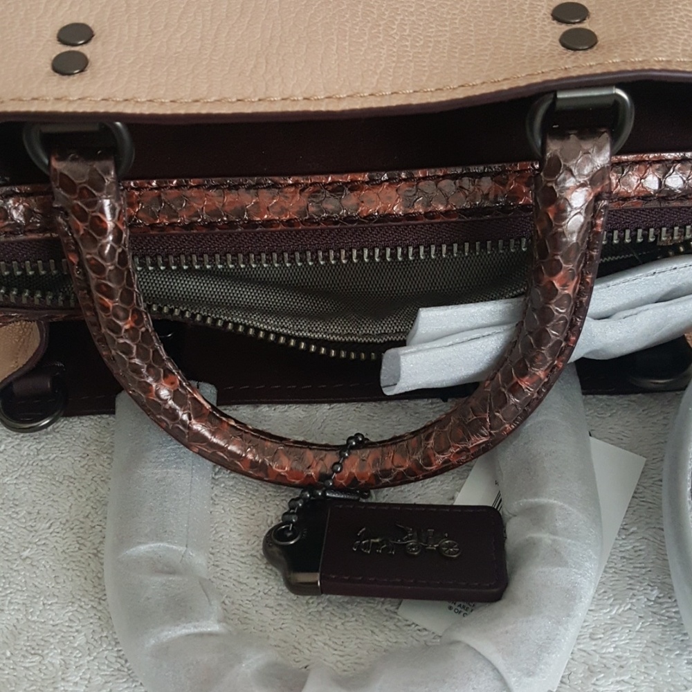 New Coach Rouge 25 exactly as pictured Metallic Beautiful - Picture 16 of 17